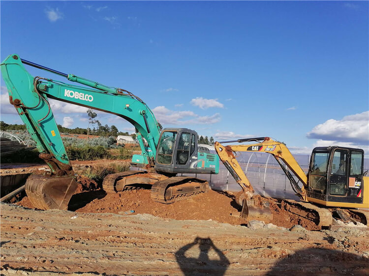 無錫挖土機出租